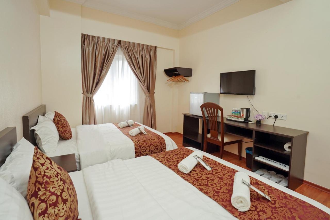 Rj Hotel Kulai Exterior photo