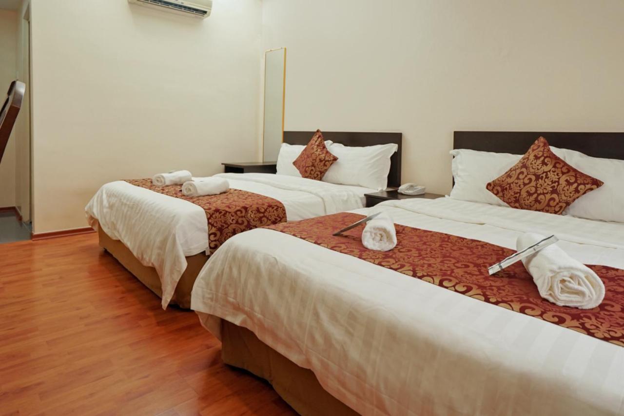 Rj Hotel Kulai Exterior photo